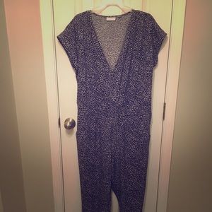 Women’s New York & Company jumper.